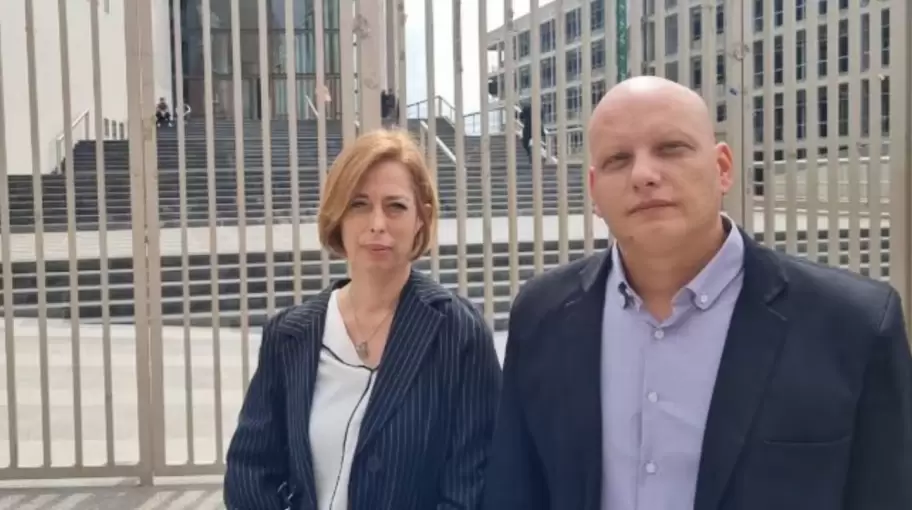 Carolina Daz y Alexis Gutirrez, abogados de la joven no vidente que denunci abuso sexual por parte de un ex director de un instituto.