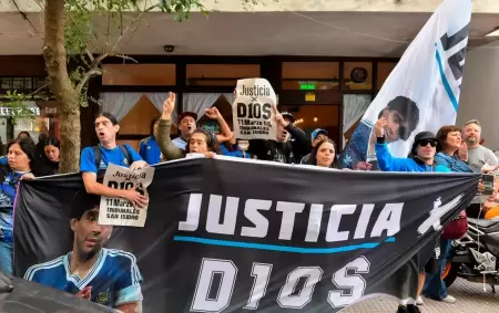 Escándalo en el juicio por la muerte de Maradona: acusan a una jueza de estar detrás de un documental secreto