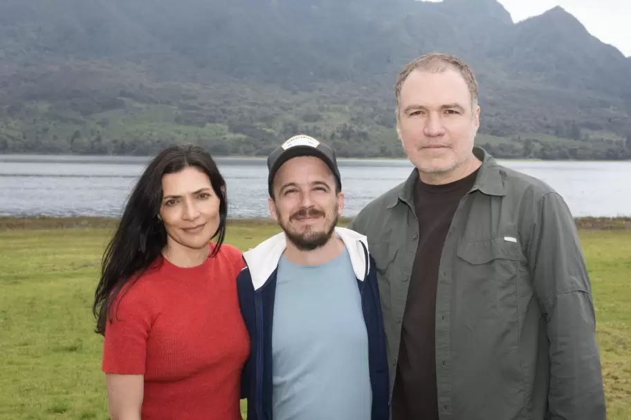 El rbol ms hermoso del mundo, dirigida por Fran Lumerman y protagonizada por Ana Mara Orozco y Salvador del Solar.