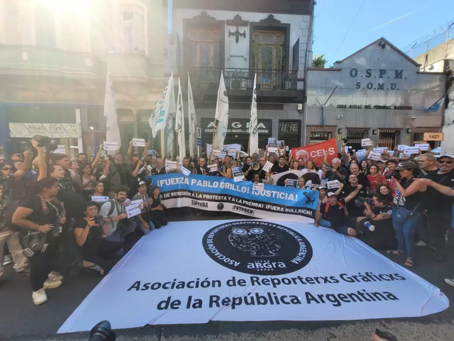 Fotoperiodistas marcharon al Congreso en reclamo por el ataque a Pablo Grillo