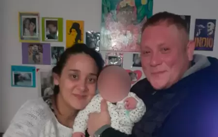 Guillermo Bustamante y su esposa Agustina, con su hijo de cinco aos en el medio.