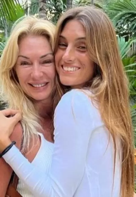Lola Latorre y su madre, Yanina