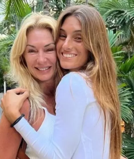 Lola Latorre y su madre, Yanina