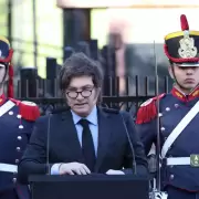 Sali a autocriticarse, pero volvi a hacer de las suyas en redes: el meme que comparti Milei con los colores ingleses