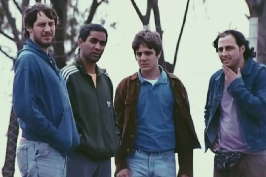 De izquierda a derecha, los protagonistas de Okupas: Franco Tirri, Diego Alonso, Rodrigo de la Serna y Ariel Staltari.
