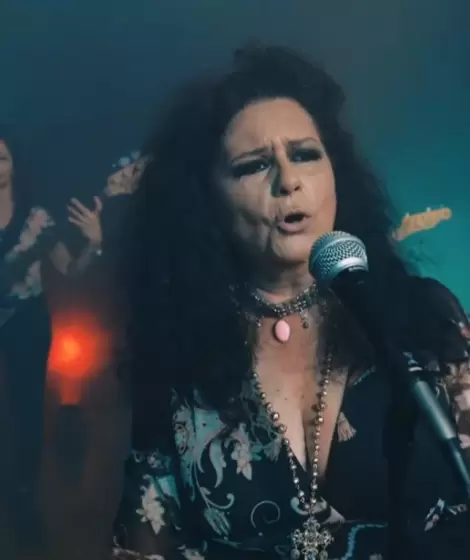 Macarena Ruiz celebra 26 años de carrera en un concierto gratuito en el Teatro Stella Maris.