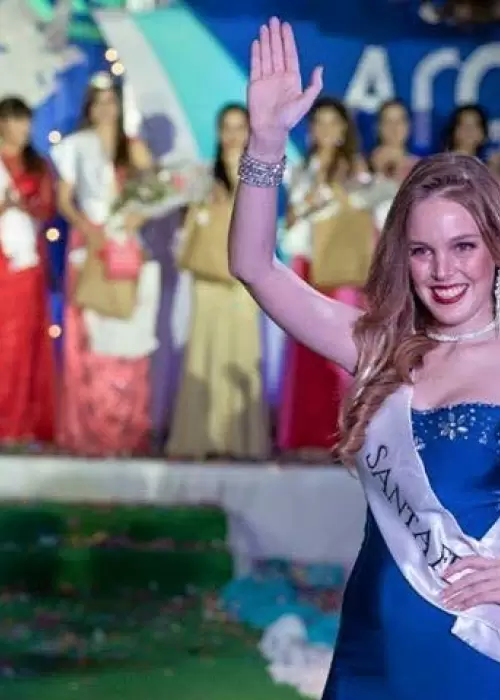 La modelo desafa los estndares tradicionales de belleza con una propuesta que va ms all de la imagen.