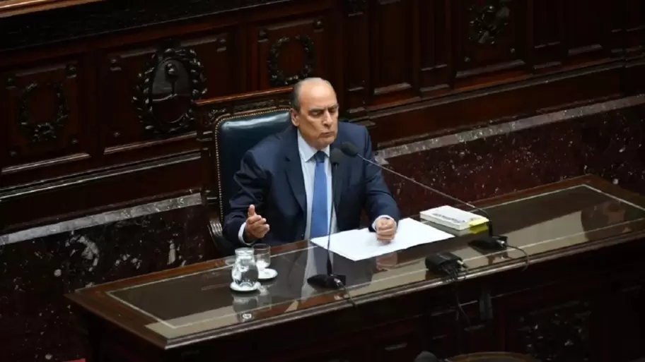 Francos dijo que su obligación era venir al Congreso "pero no responder preguntas"
