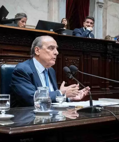 Guillermo Francos deberá presentarse en el Congreso la semana próxima.