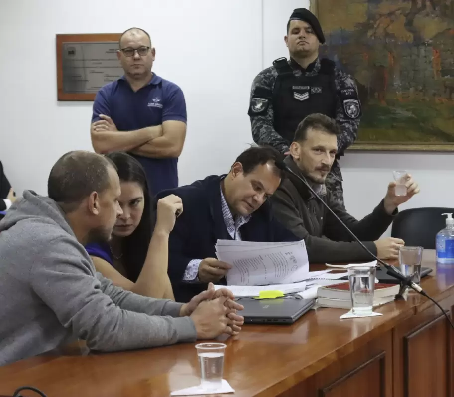Tras tres horas de deliberación, los jueces Gustavo Bernie, Viviana Cukla y César Yaya (subrogante) declararon culpables a los hermanos