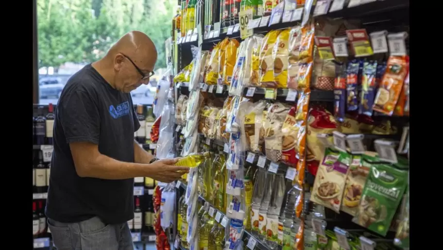 El consumo masivo en supermercados y autoservicios continúa en terreno negativo