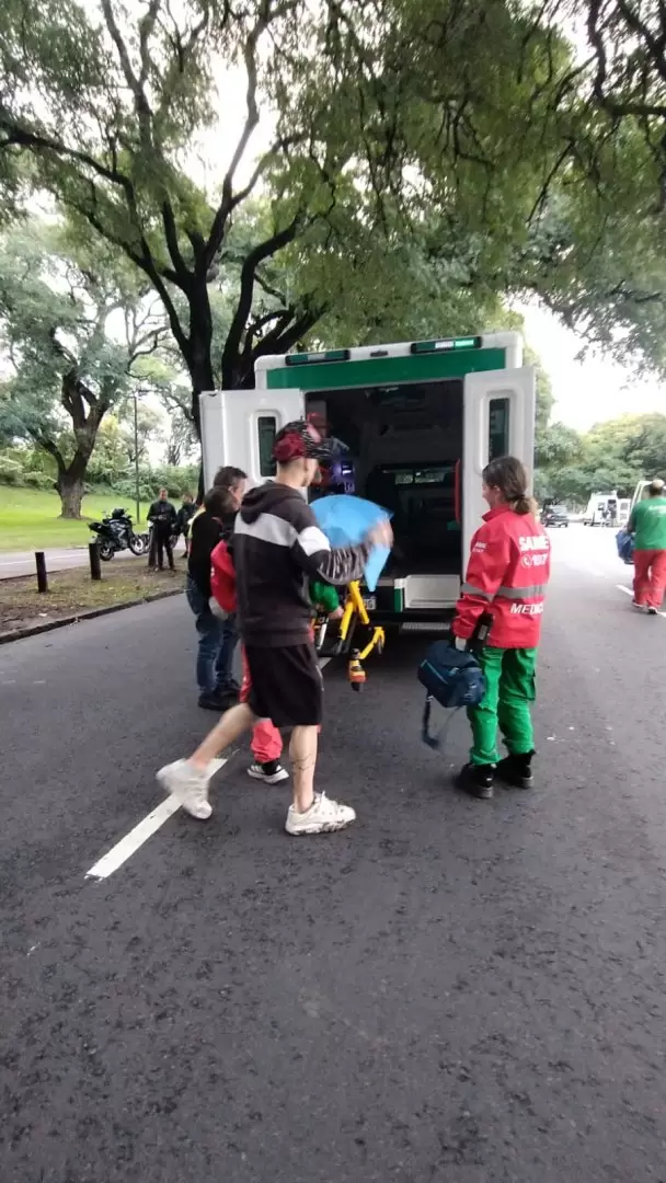 Choque y vuelco en Figueroa Alcorta: una joven en grave estado