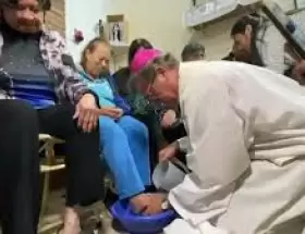 La Iglesia lav los pies de jubilados y pidi una jubilacin digna