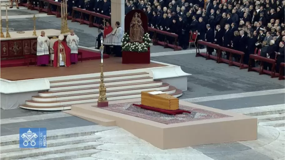 Histórico funeral de Benedicto XVI