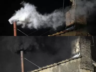 El humo que informa del nuevo Papa