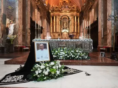 El Papa detalló que el féretro "debe estar en la tierra" y que sea "sencillo, sin decoración particular y con la única inscripción: Franciscus".