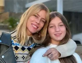 Allegra Cubero y Nicole Neumann