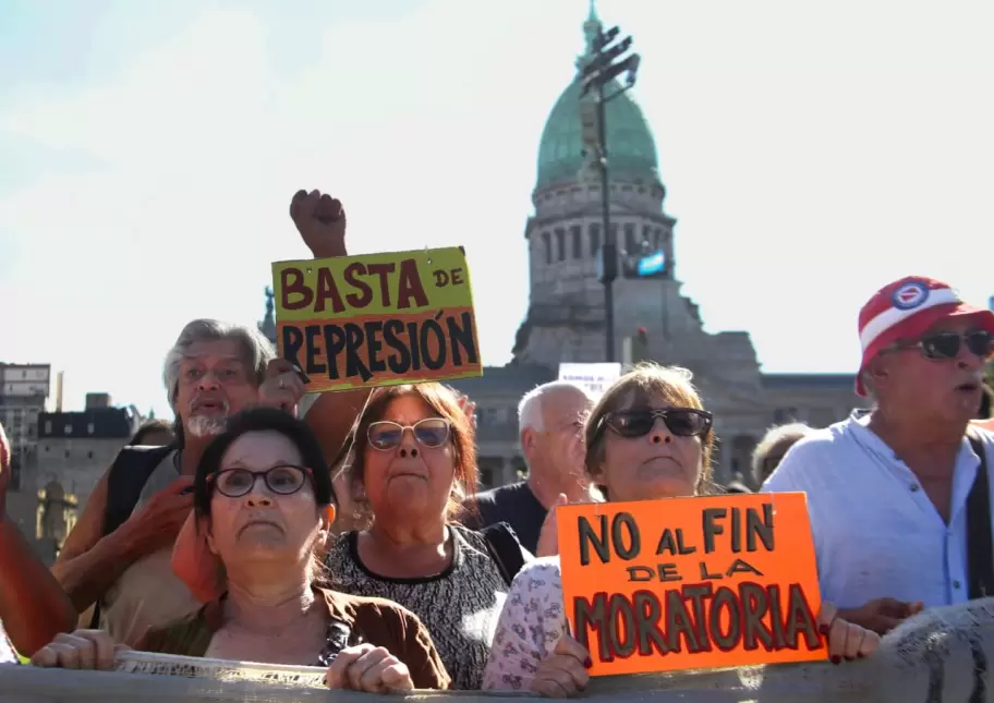 Jubilados también marchan