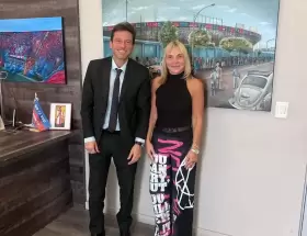 El presidente de San Lorenzo, Marcelo Moretti, junto a Mara Jos Scottini.