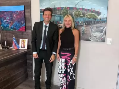 El presidente de San Lorenzo, Marcelo Moretti, junto a María José Scottini.