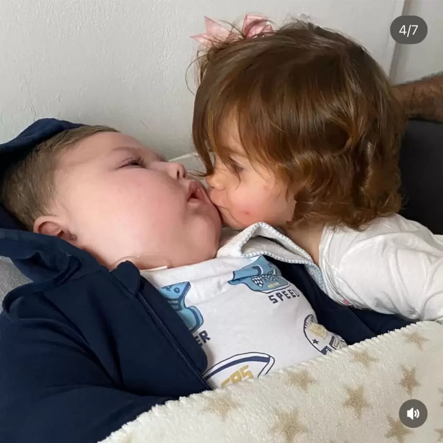 A través de un cuento infantil, se relató la historia inspirada en el vínculo inquebrantable entre Joaquín y su primita Sammy.