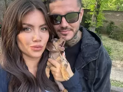 Wanda, Icardi y Cookie, su entrañable perra salchicha
