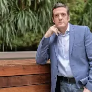 Promesa rota y feroz interna en América: Mauro Szeta, de estrella policial a "cómodo invitado" sin programa propio