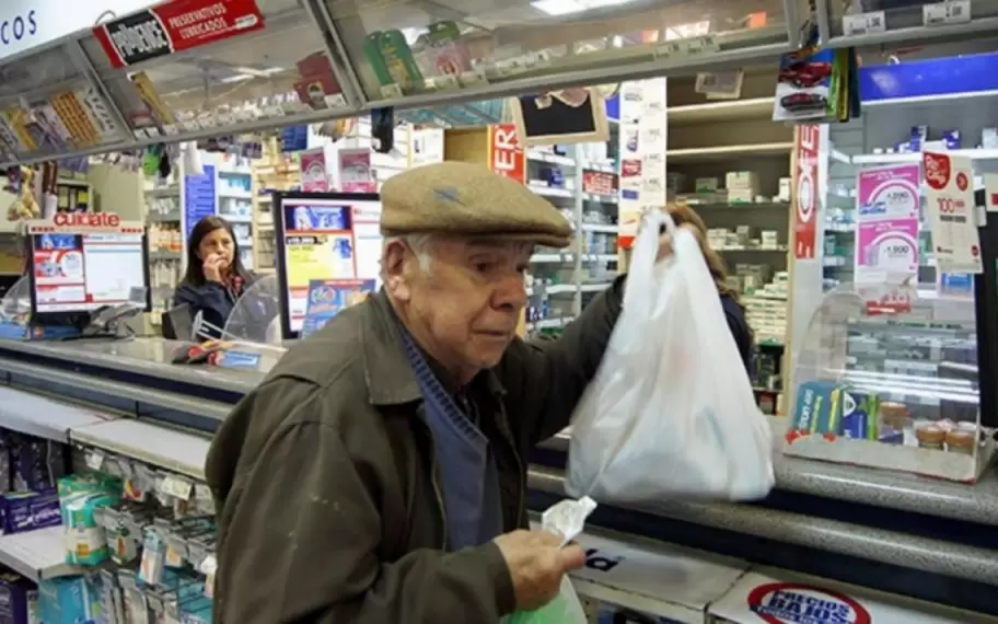 Justicia falla a favor de las cámaras farmacéuticas y pone un freno a la venta de medicamentos libres