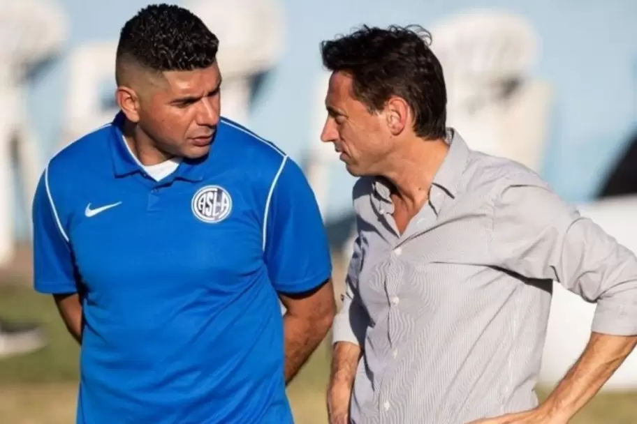 Néstor Ortigoza junto al presidente de San Lorenzo, Marcelo Moretti.