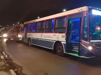Seis líneas de colectivos de paro por la agresión a un chofer
