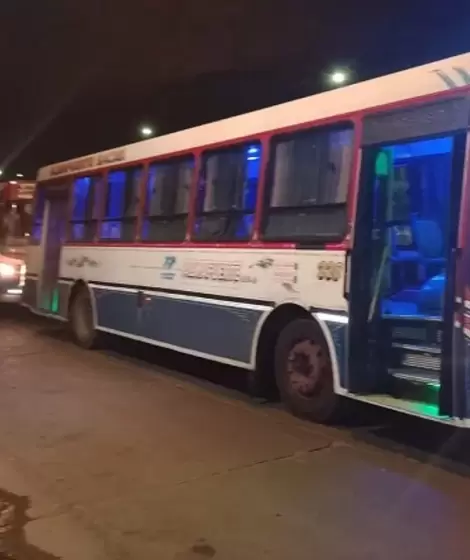 Seis líneas de colectivos de paro por la agresión a un chofer