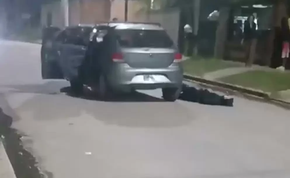 Un policía mató a dos delincuentes que intentaron asaltarlo mientras trabajaba como chofer