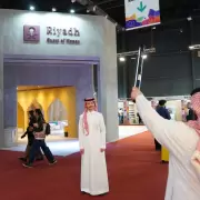 De la caligrafía árabe al asado: Arabia Saudita y Argentina tienden puentes culturales en la Feria del Libro 2025