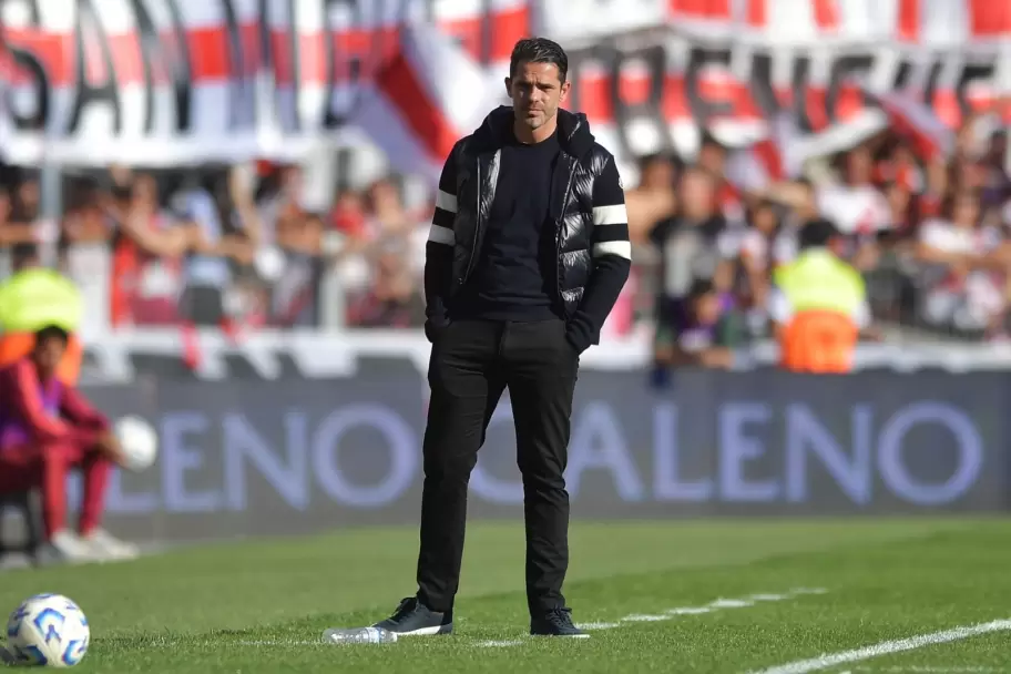 Fernando Gago cayó en el Monumental ante River