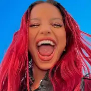 Emilia Mernes entre la incomodidad y una explosin de risas : "Pongan la concha negra especial de Emilia"