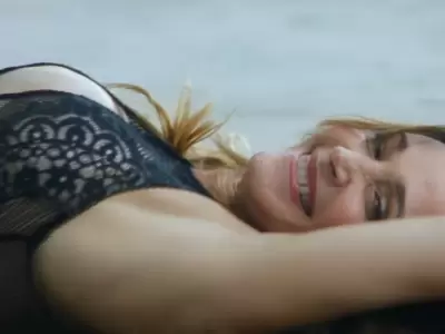 Vero Lozano deslumbró en "Sexy", el nuevo videoclip de Lali Espósito.