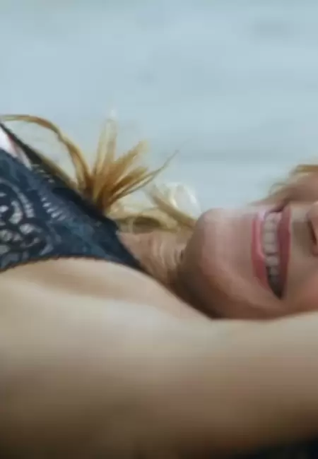 Vero Lozano deslumbró en "Sexy", el nuevo videoclip de Lali Espósito.