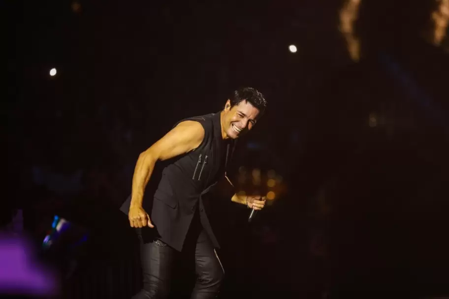 X arde: es Chayanne ahora el bombero del amor?