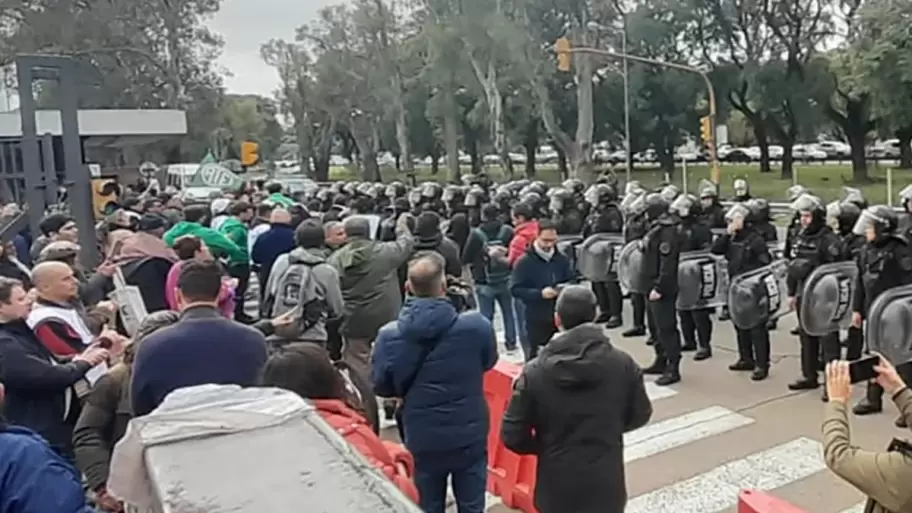 Reprimen a trabajadores del INTI