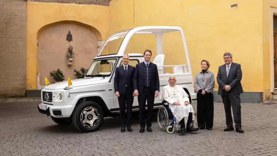 El Vaticano donará el papamóvil a los niños de Gaza