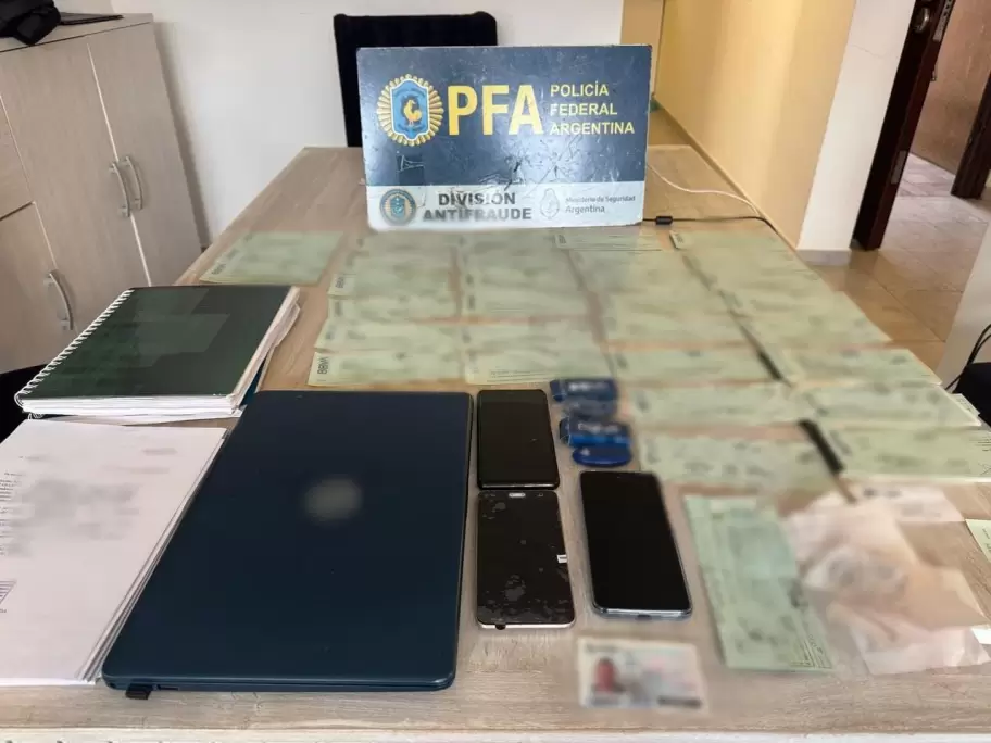 Material probatorio para la causa de la estafa a la UBA