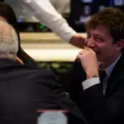 Santiago Caputo desafió a los "karinistas" y avisó: "Llegué acá con el Presidente, me iré con el Presidente"