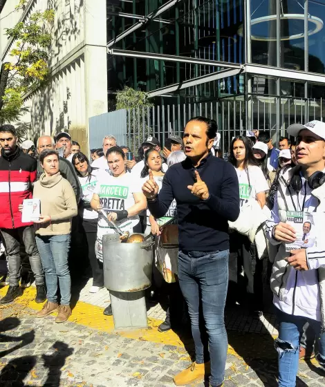 Marcelo Peretta busca llegar a los porteños para lograr un lugar en la Legislatura y bajar los precios de los medicamentos