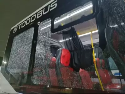 Tensión, piedras y colectivos rotos