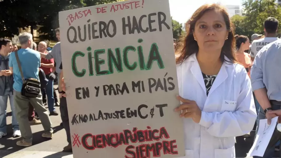 Recortes en la ciencia argentina