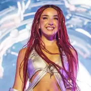 Lola ndigo: la nave dragn aterriza en Buenos Aires con nuevo disco y un show lleno de sorpresas