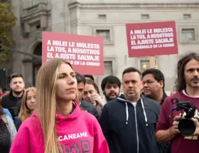Lula Levy cuando llevó el "camión de la tos" a Casa Rosada.