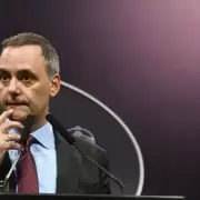 Adorni en medio de los vetos de Milei: "No estamos dispuestos a hacer populismo electoral"