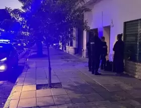 Santa Fe. Intentó violarla pero terminó dormido viendo Netflix.