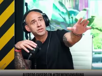 El intento inútil de Esteban Trebucq por calmar a Alfredo Casero y evitar que se vaya de su programa enojado.